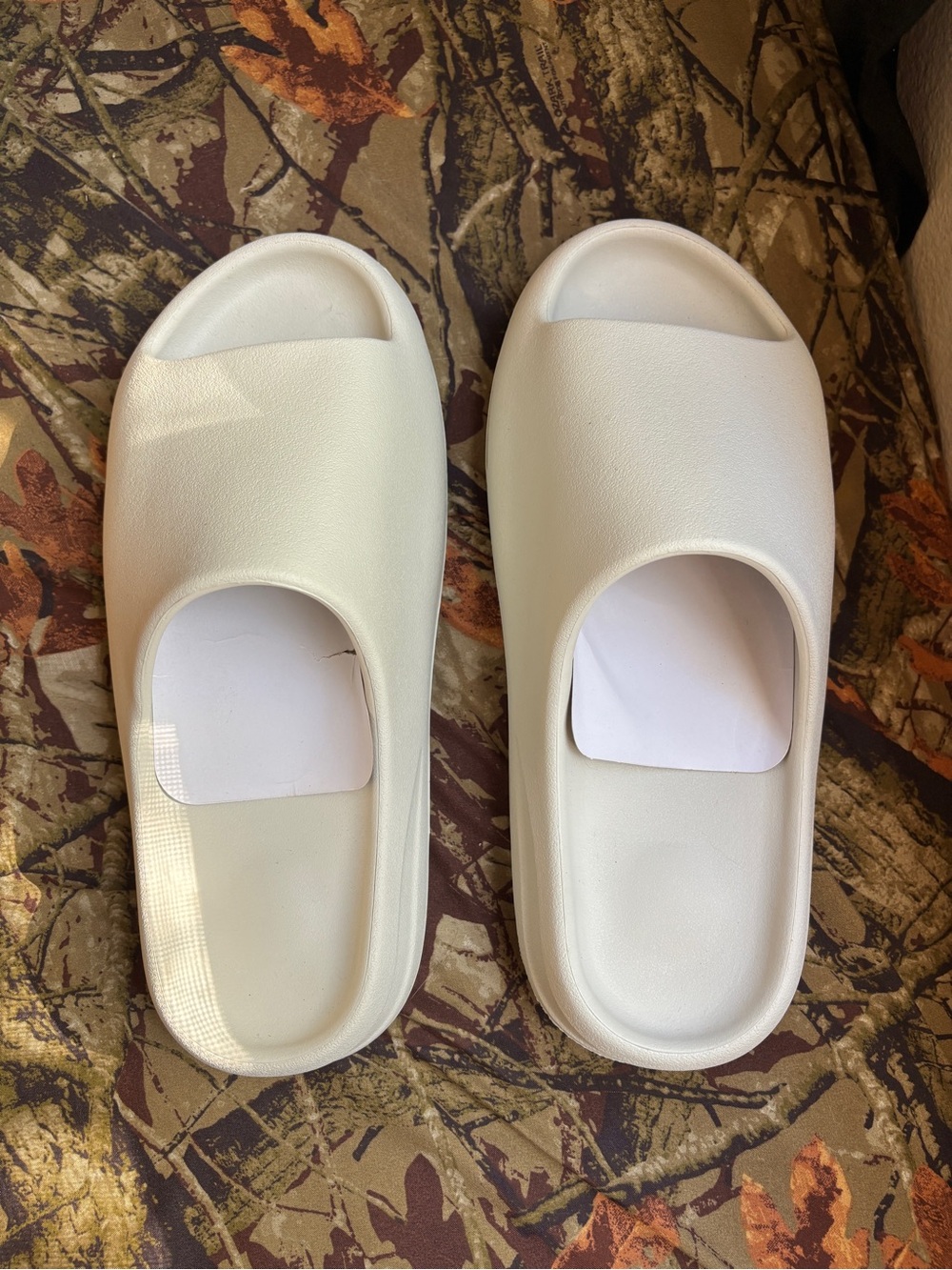 adidas Men’s YZY Slide Size 11